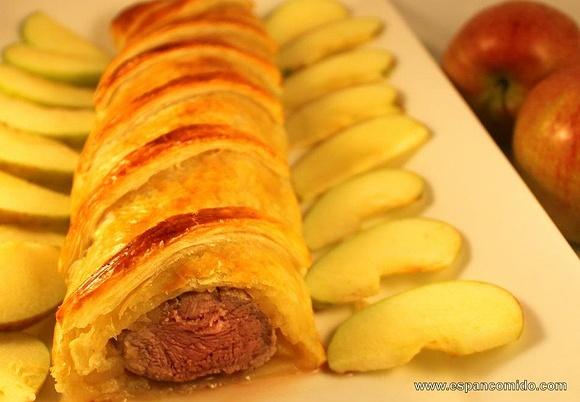 Solomillo ibérico hojaldrado con compota de manzana