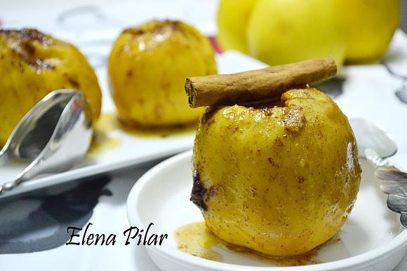 Manzanas asadas en microondas con canela y brandy