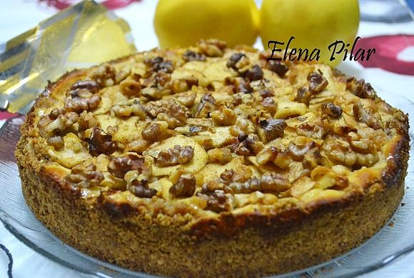 Tarta de queso con manzana, nueces y canela