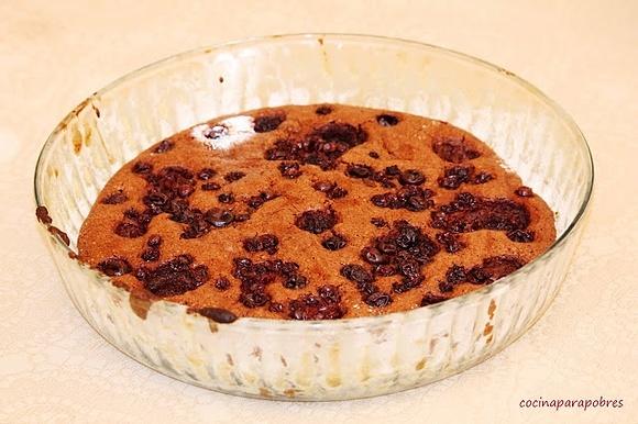 Bizcocho con frutos del bosque