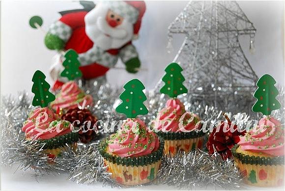 Cupcakes navideños con cobertura de chuches para niños
