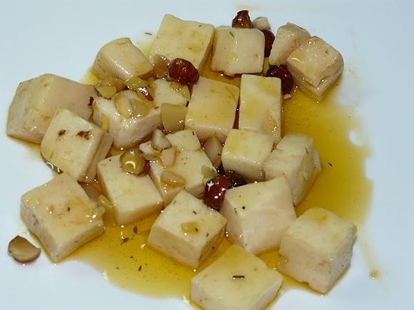 Queso en aceite