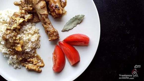 Pollo en pepitoria tostada