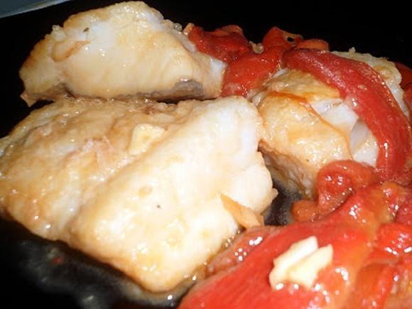 Bacalao con pimientos asados