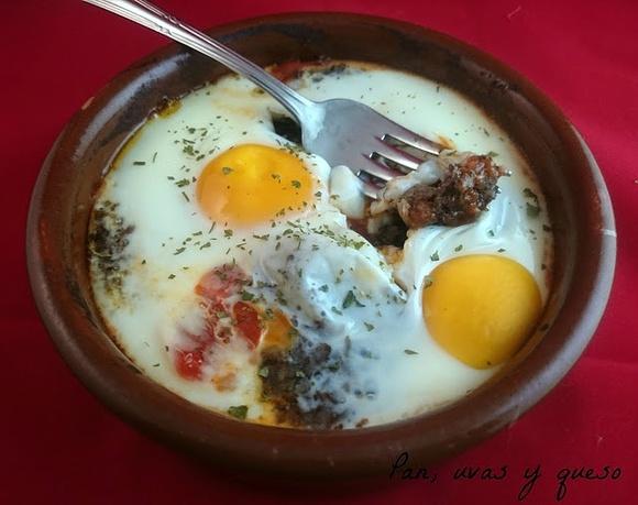 Huevos al plato estilo de Ávila