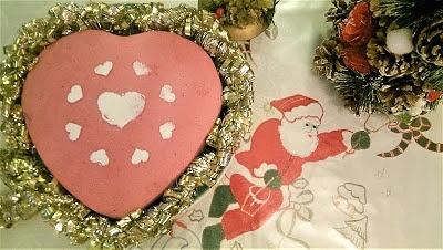 Tarta de frutos rojos en forma de corazón