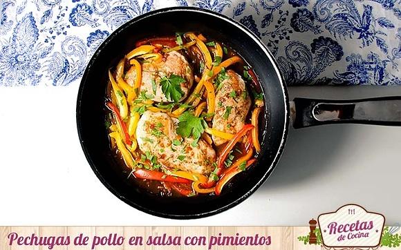 Pechugas de pollo en salsa con pimientos