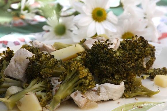 Brocolis con patatas y pollo