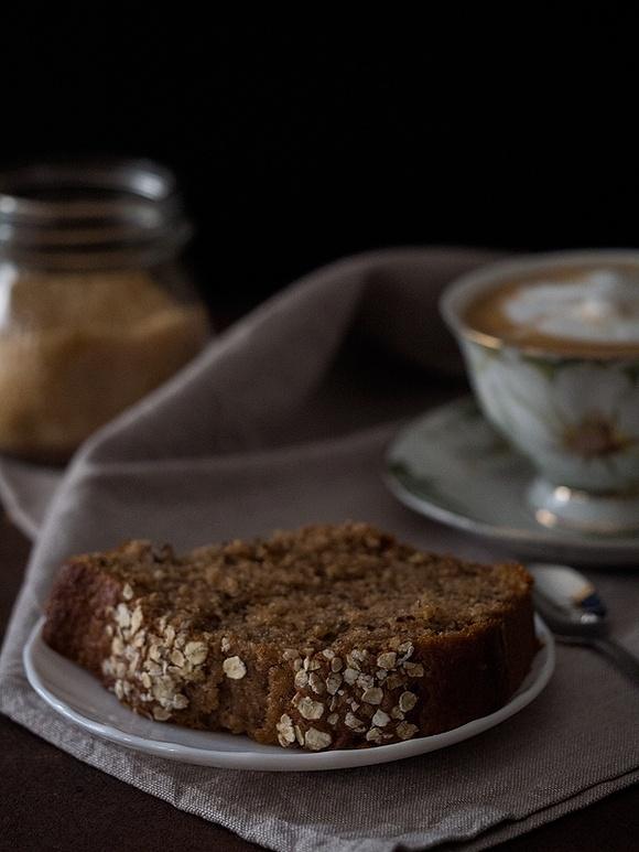 Bizcocho de nueces y avena, desayuno saludable