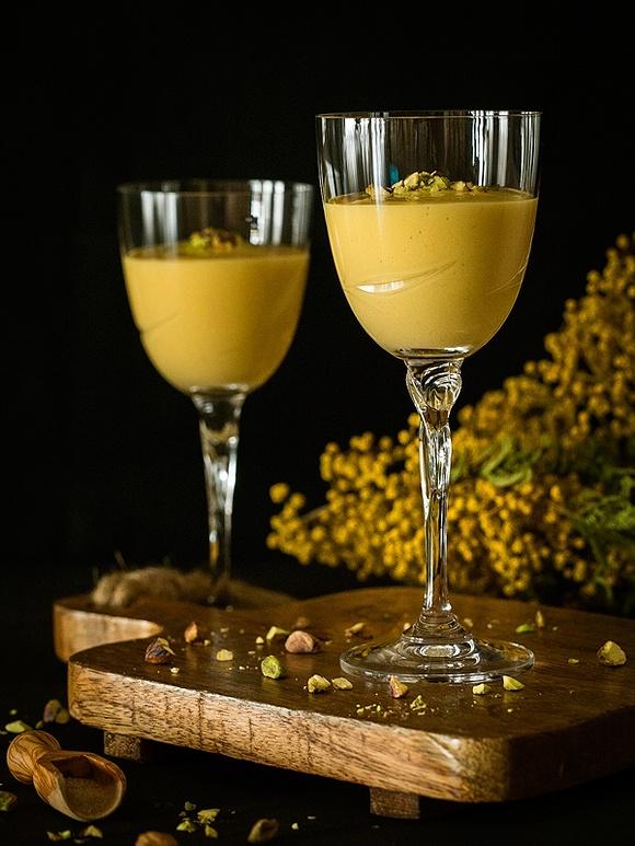 Mango lassi
