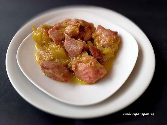 Carne de pavo en salsa con calabacín