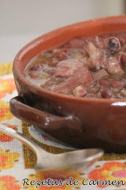 Alubias de Tolosa con costillas