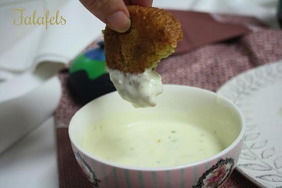 Falafels con salsa de yogur