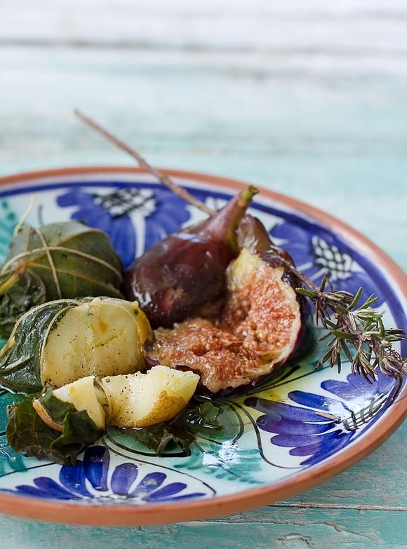 Patates embolicades amb fulles de figuera