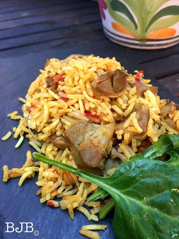 Arroz con menuditos de pollo