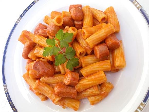 Macarrones con salchichas