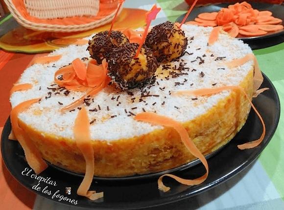 Tarta de zanahoria y coco con galletas hojaldradas