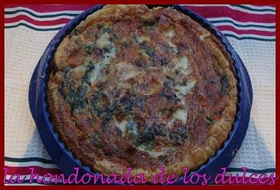 Quiche de espinacas, roquefort y cebolla caramelizada
