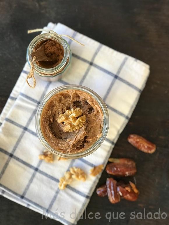 Crema de dátiles, nueces y canela