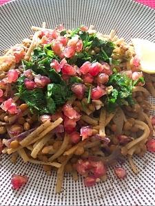 Lentejas y pasta con granada