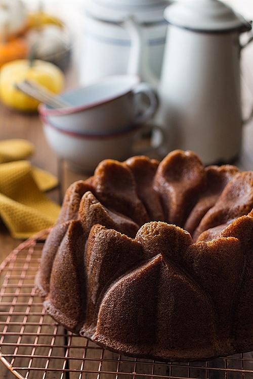 Bundt Cake de limón y chocolate blanco