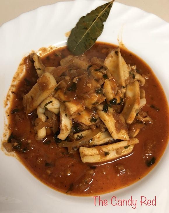 Calamares en salsa de almendras