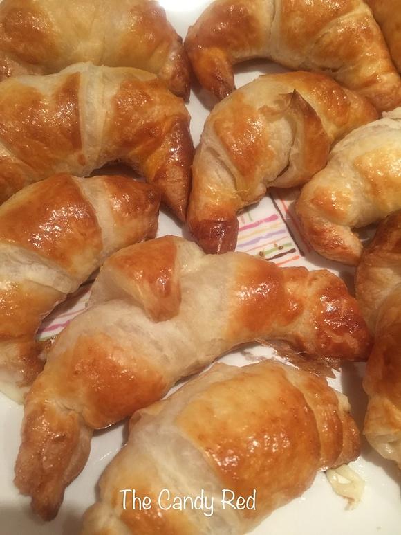 Cruasanes de jamón york y queso