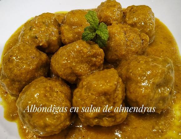 Albóndigas en salsa de almendras de mi madre