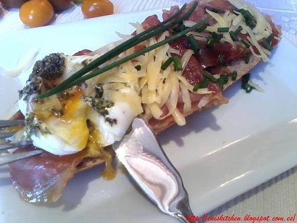 Bocadillo de cuchillo y tenedor - desayuno de tenedor