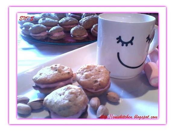 Pistachio whopie pies pastelitos de pistacho con crema de nubes fursecura cu fistic