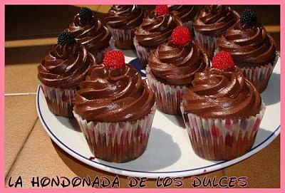 Cupcakes de chocolate y moras