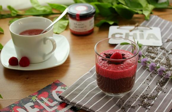 Pudding de chía con frambuesa y cacao
