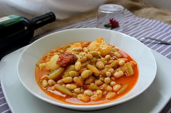 Pochas con borraja