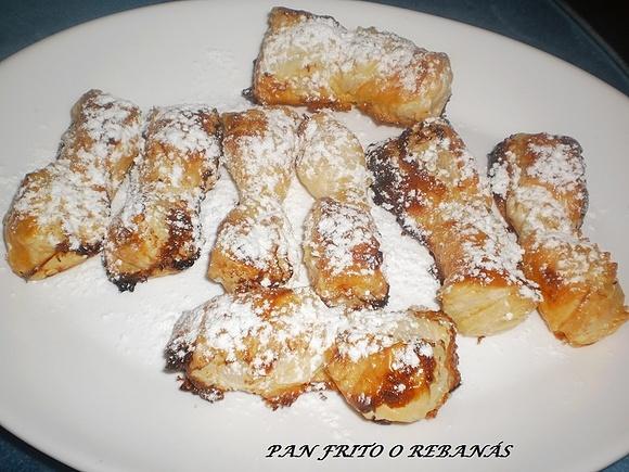 Lazos de hojaldre con dulce de leche