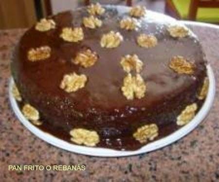 Pastel de moka y nueces