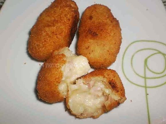 Croquetas de bacon y huevo cocido