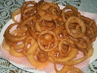 Aros de cebolla fritos o calamares de campo