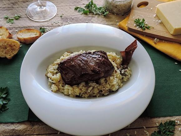Risotto de gurumelos con entraña de ternera Angus a la brasa