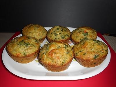 Muffins ze szpinakiem, marchewką i parmezanem