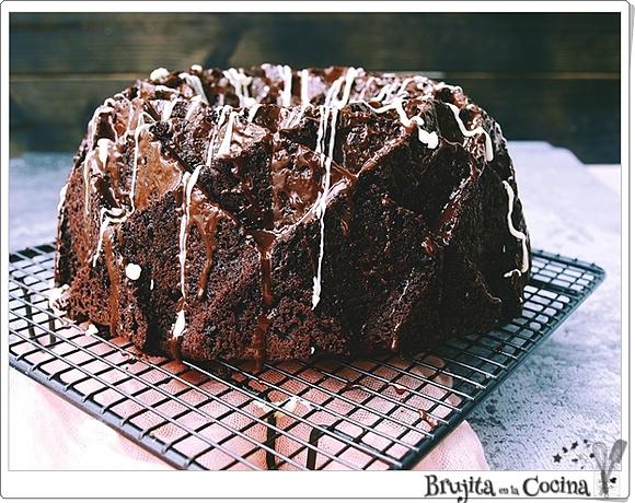 Bundt cake czekoladowy z cukinią