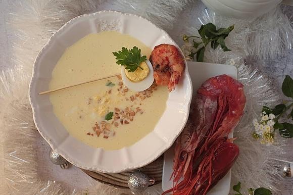 Sopa de naranja y almendras
