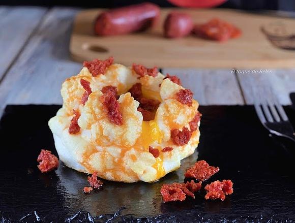 Huevos nube con chorizo