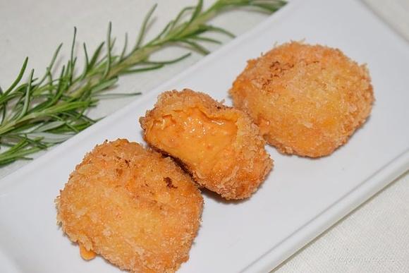 Croquetas de pimientos de piquillo y queso de cabra - receta tradicional y con robot de cocina