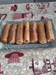 Canutillos de torrija rellenos de crema Milka