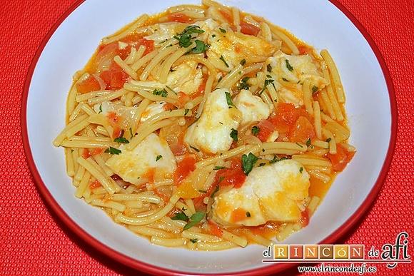 Guiso de fideos y bacalao