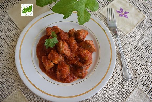 Carne con tomate