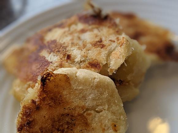 Muchines de yuca rallada estilo manabita