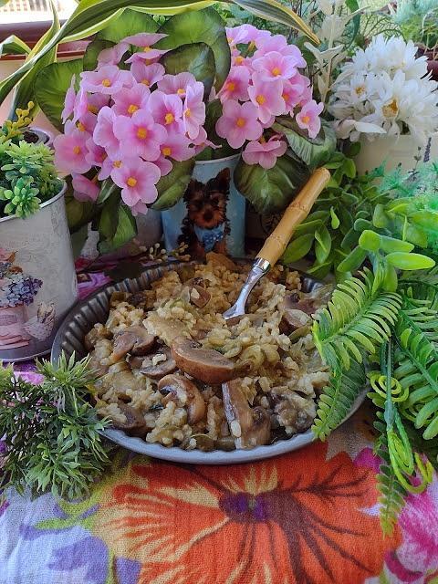 Risotto de arroz integral con setas portobello y alcachofas