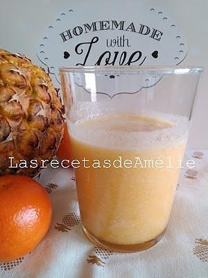 Zumo de piña con cítricos