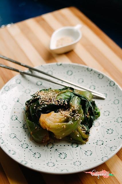 Bok choy con salsa de miso
